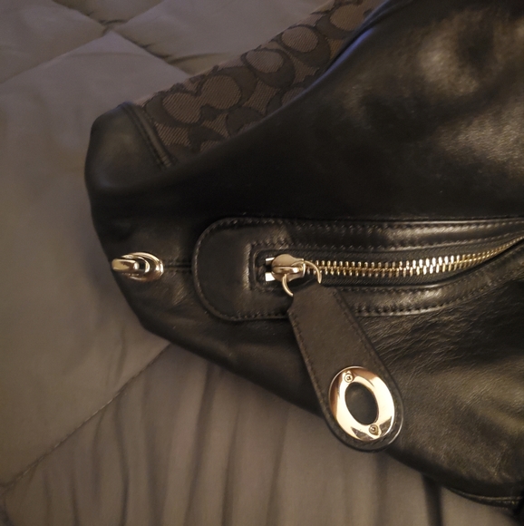 Edie Shoulder Bag 31 In Signature Jacquard - Picture 6 of 12